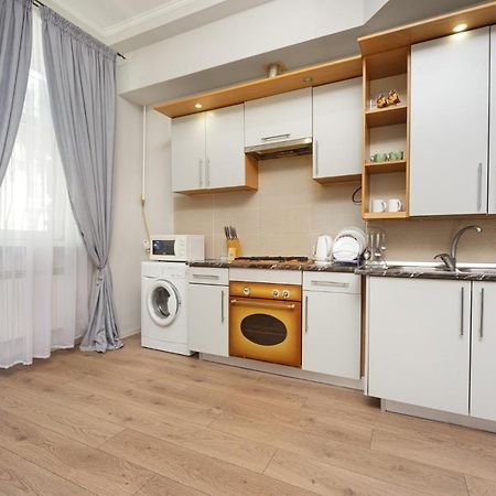 Apartment Zhukovskogo 17 Одесса Экстерьер фото